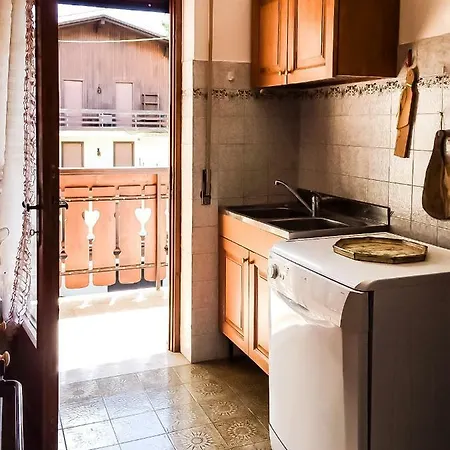 Lo Chalet Di 아파트 아지아고